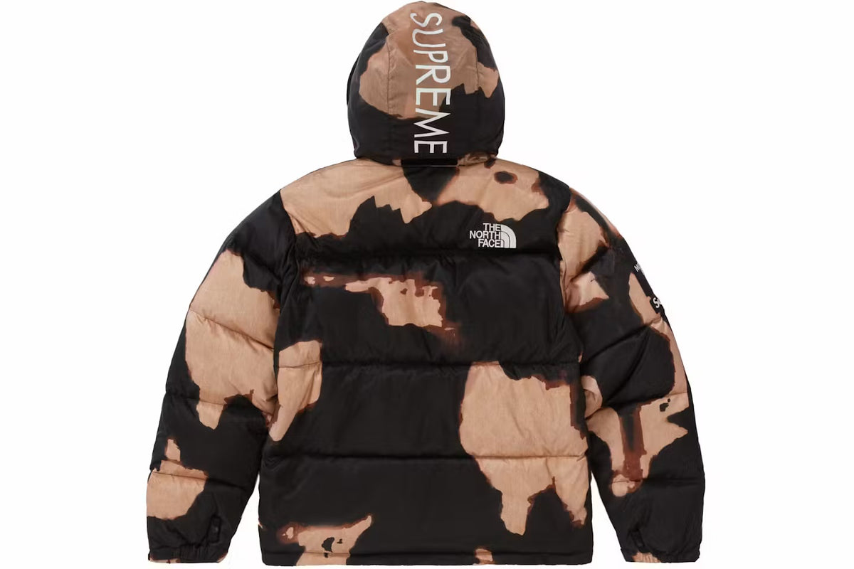 Veste Supreme The North Face Nuptse imprimé denim décoloré noir